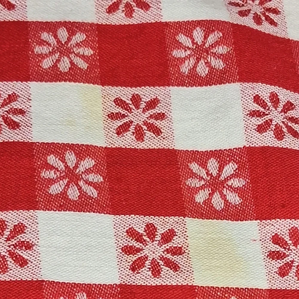Set Of 2 Tablecloths Flannel Red And White 56x46 & Yellow Floral Cloth 88"x80" - Picture 8 of 14